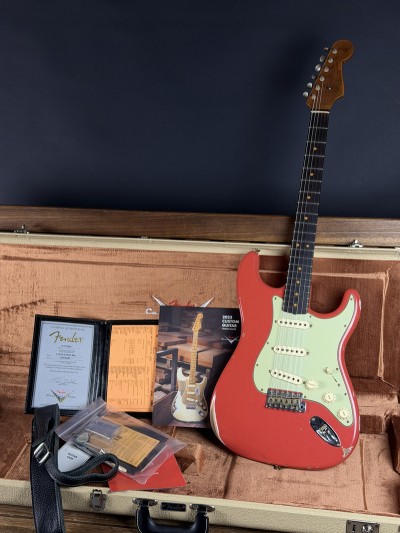 Fender Custom Shop 2024 Ltd Edition 63 Stratocaster Roasted Relic Aged Fiesta Red
